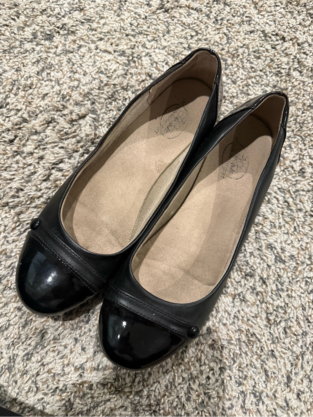 Life Stride Classic Black Cap-Toe Women's Flats 11 - Picture 2 of 4